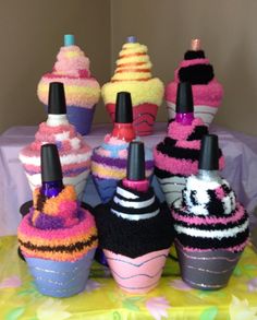 https://fundraisingmums.com.au/wp-content/uploads/2017/02/mothers-day-sock-and-nail-polish-cupcakes.jpg